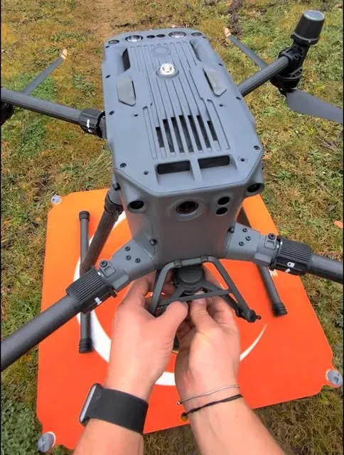 Matrice 350 RTK uçuş öncesi hazırlanıyor
